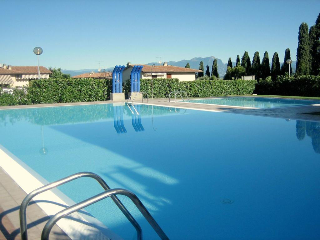 Belvilla By Oyo Enticing Holiday Home With Pool Lazise Exterior photo